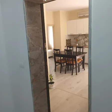 Apartament House *