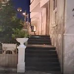 House Διαμέρισμα *